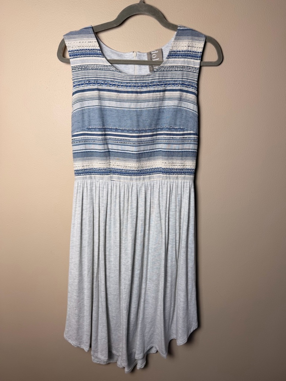 Anthropologie Dolan Left Coast Sabado Embroidered Dress Blue Gray Size M EUC